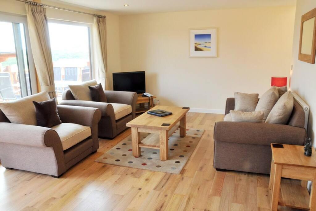 St Columb Major Skylark Sleeps 8 Private Hot Tub & Dogs Welcome Nr Padstow, Resort Pool Bar & Watersports מראה חיצוני תמונה