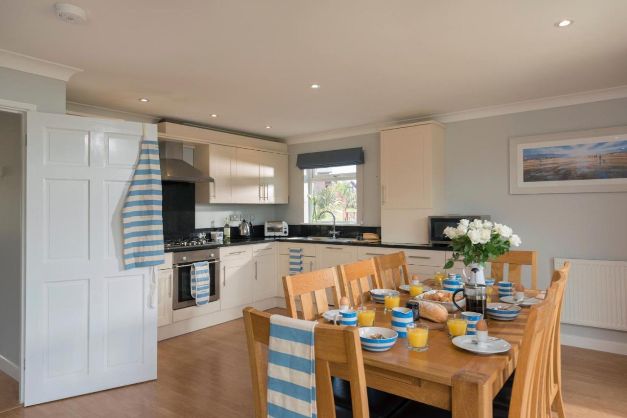 St Columb Major Skylark Sleeps 8 Private Hot Tub & Dogs Welcome Nr Padstow, Resort Pool Bar & Watersports מראה חיצוני תמונה