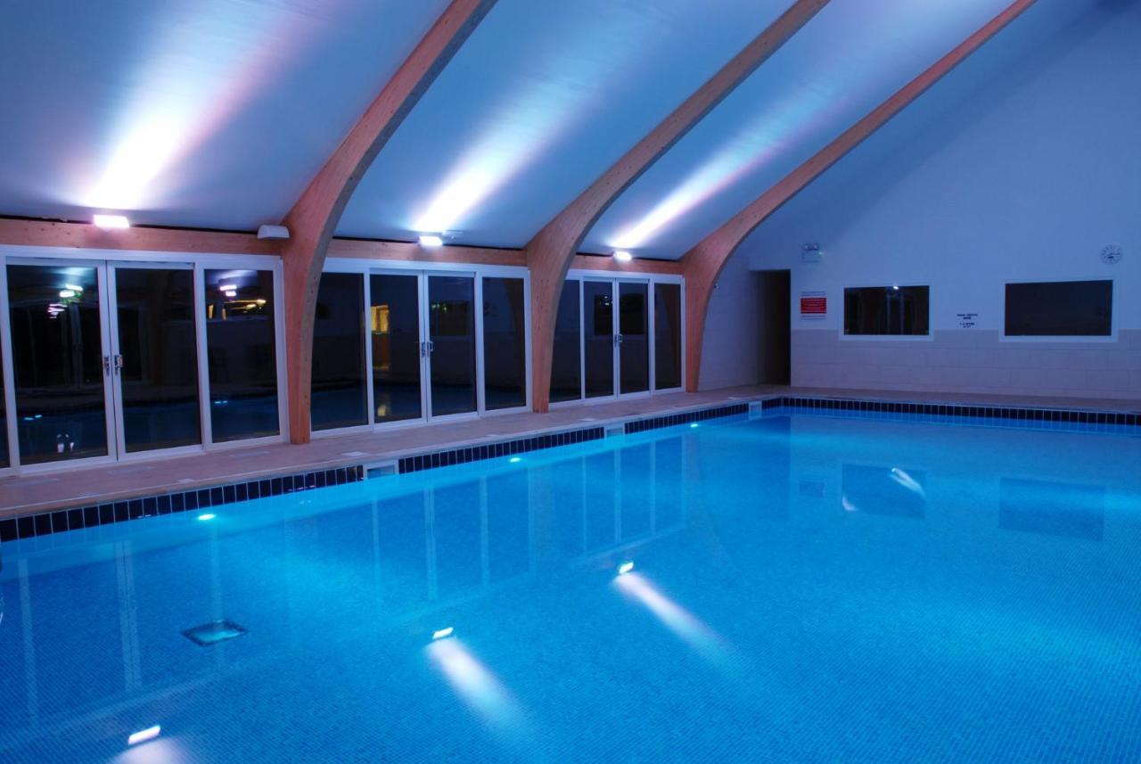 St Columb Major Skylark Sleeps 8 Private Hot Tub & Dogs Welcome Nr Padstow, Resort Pool Bar & Watersports מראה חיצוני תמונה